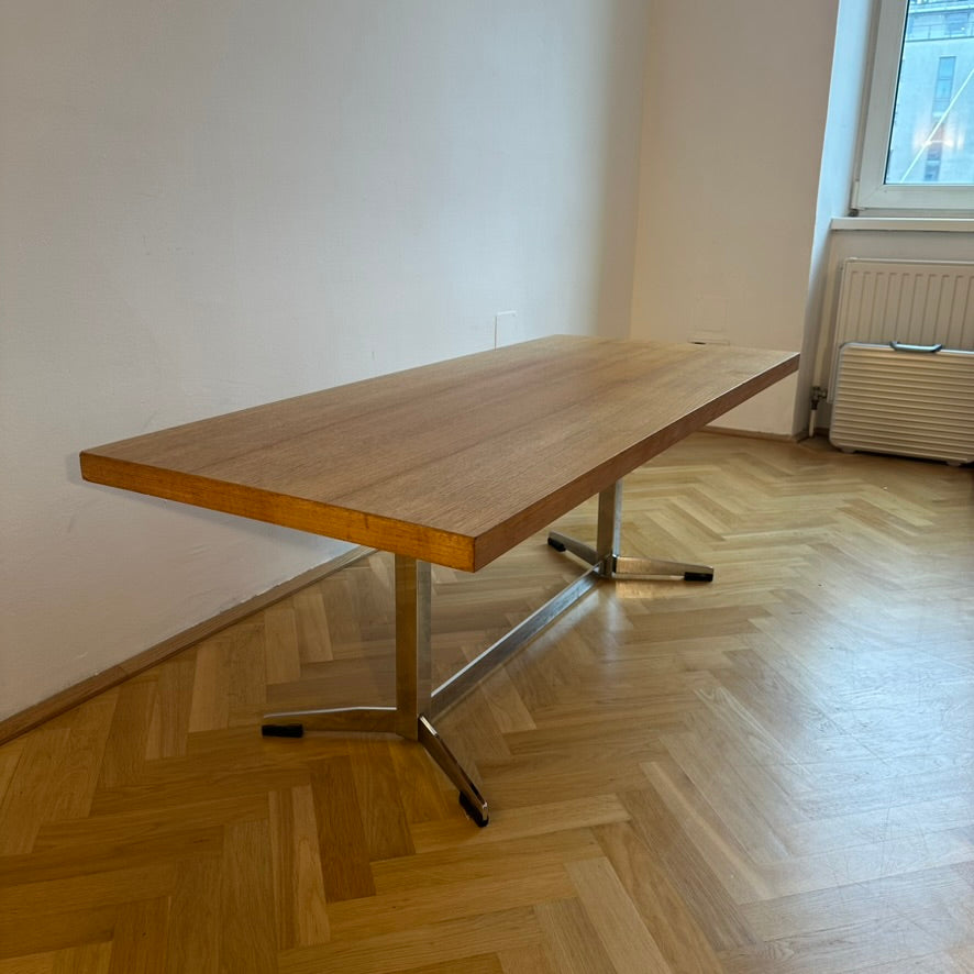 Teakholz-Tisch im Stil der 1960er-Jahre