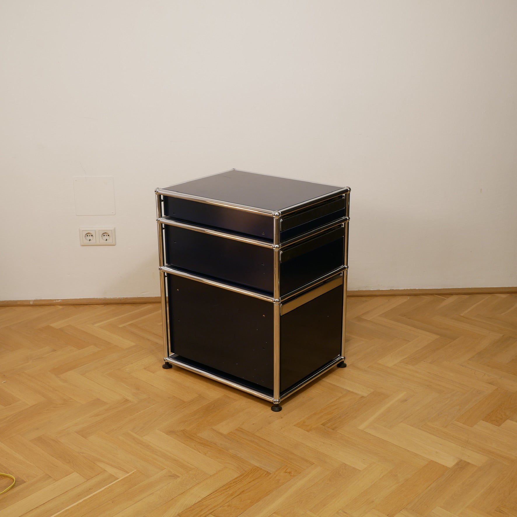 USM Haller Rollcontainer - dunkelblau