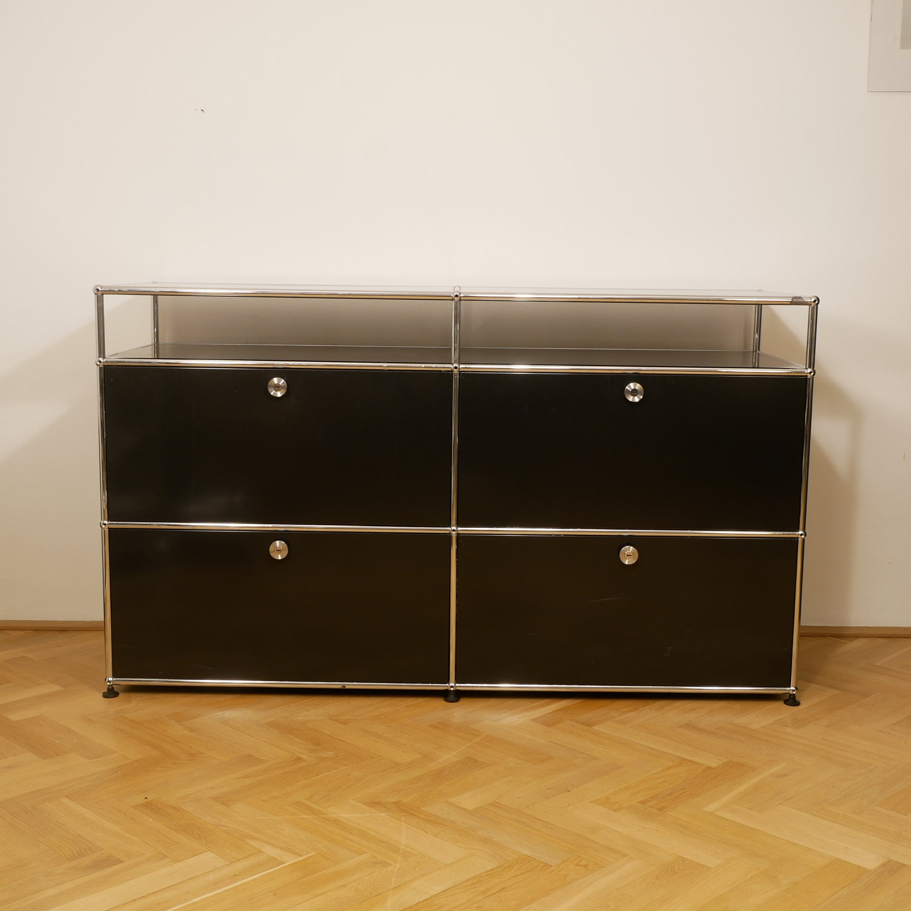 USM Haller Sideboard mit Schubladen