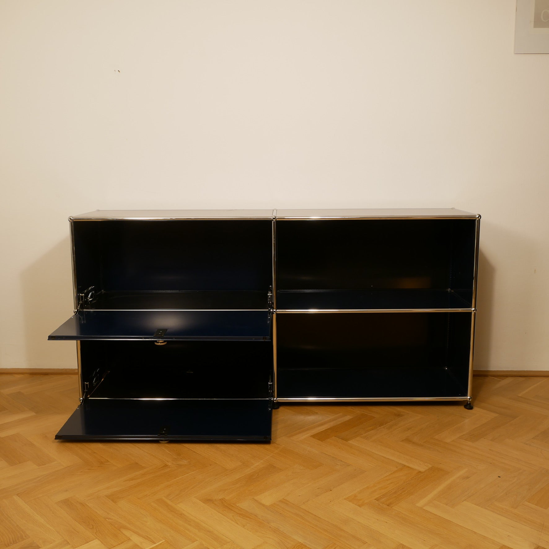 USM Haller Sideboard dunkelblau