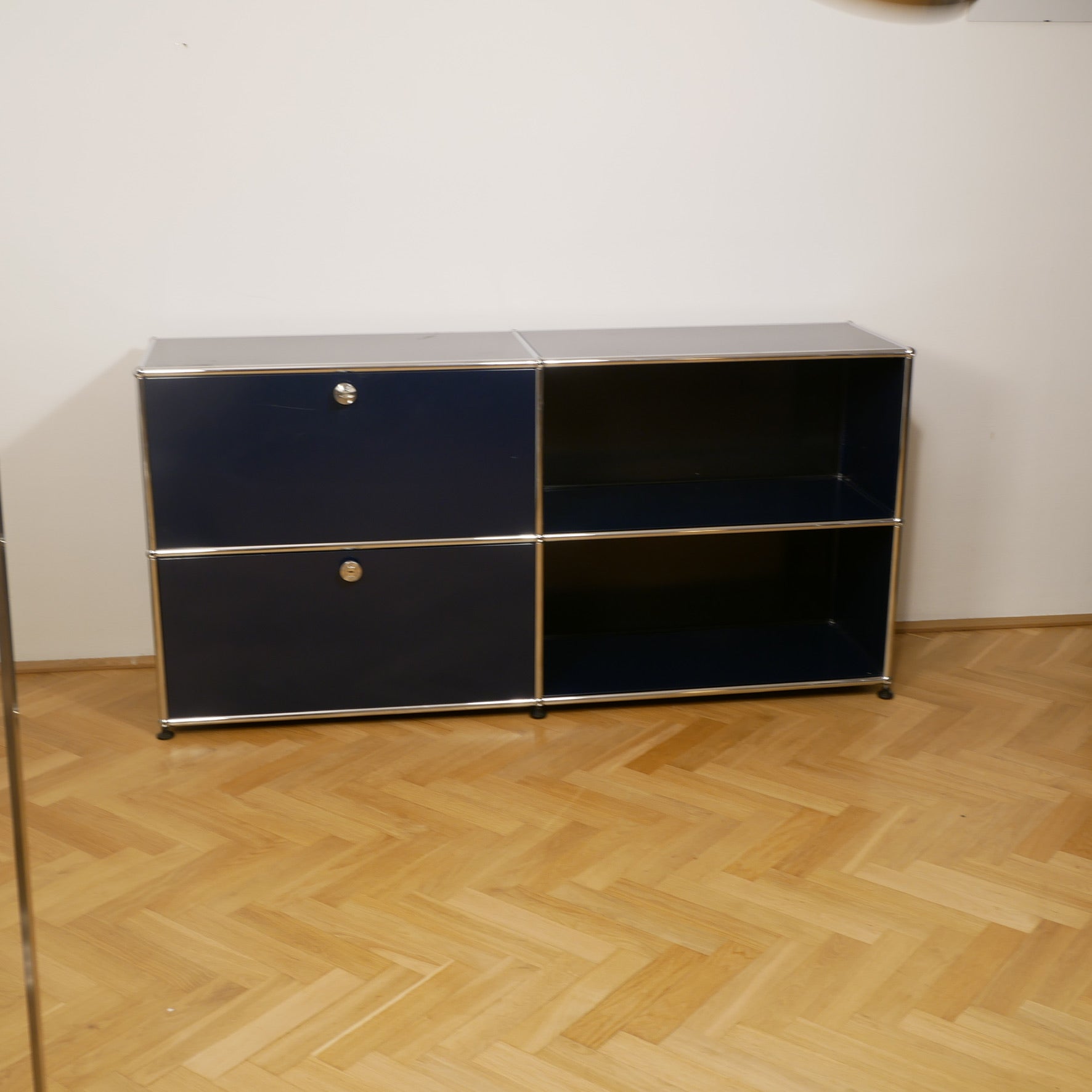 USM Haller Sideboard dunkelblau