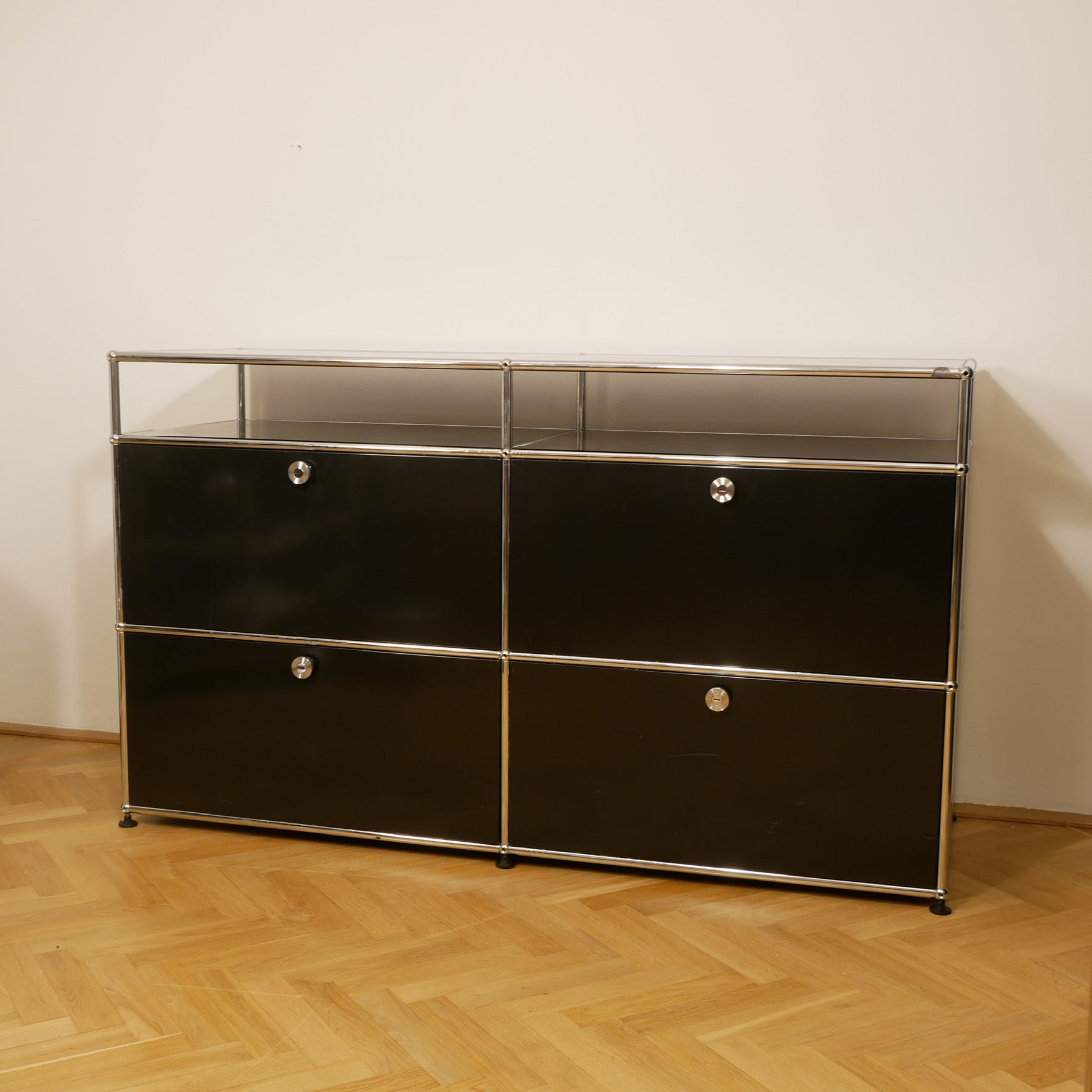 USM Haller Sideboard mit Schubladen