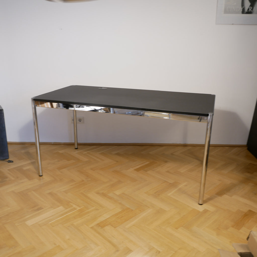 USM Haller Schreibtisch -  Schwarz