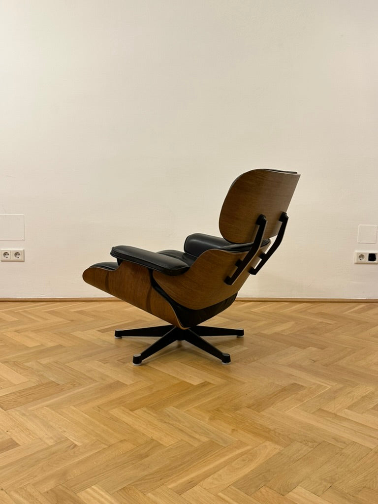 Vitra Eames Lounge Chair