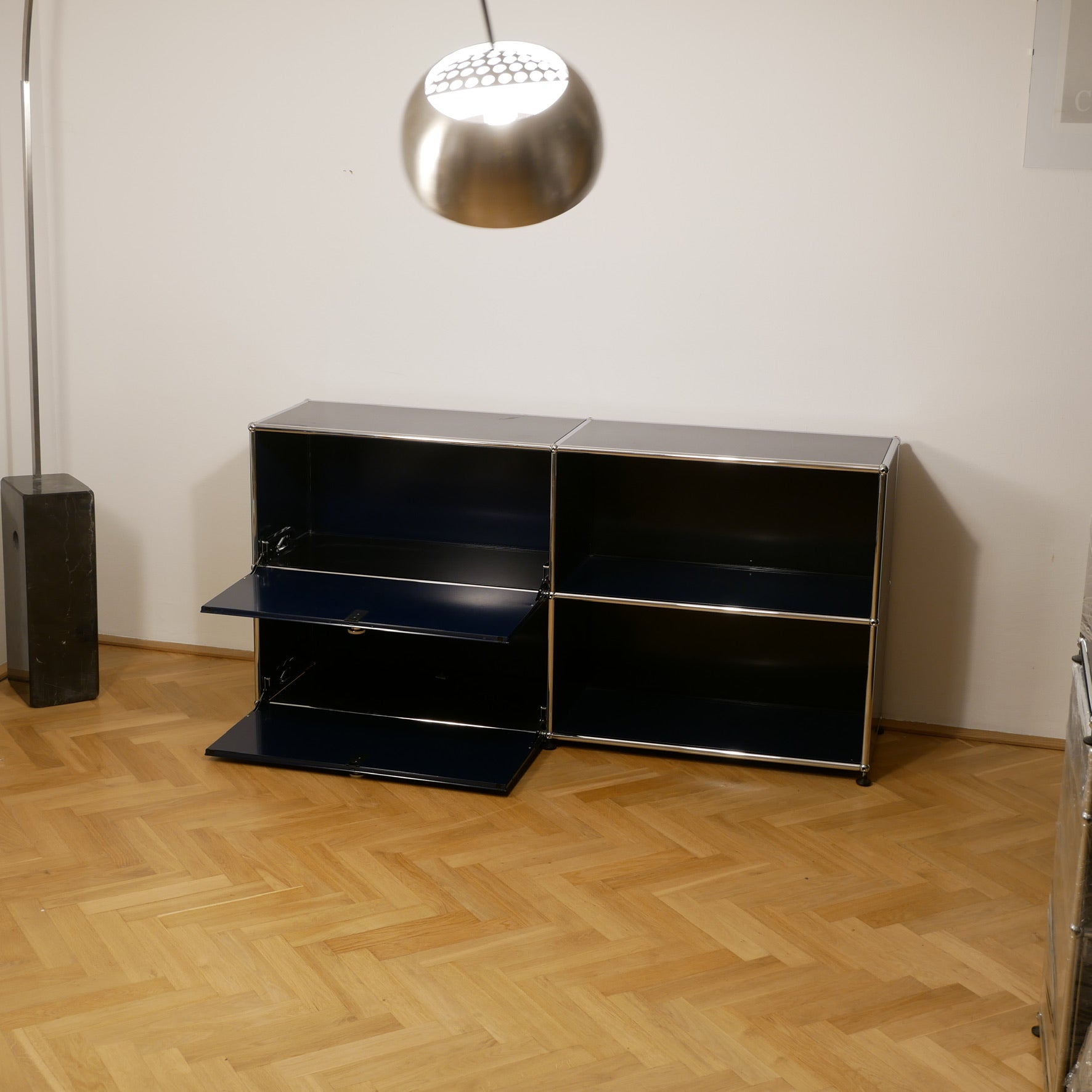USM Haller Sideboard dunkelblau