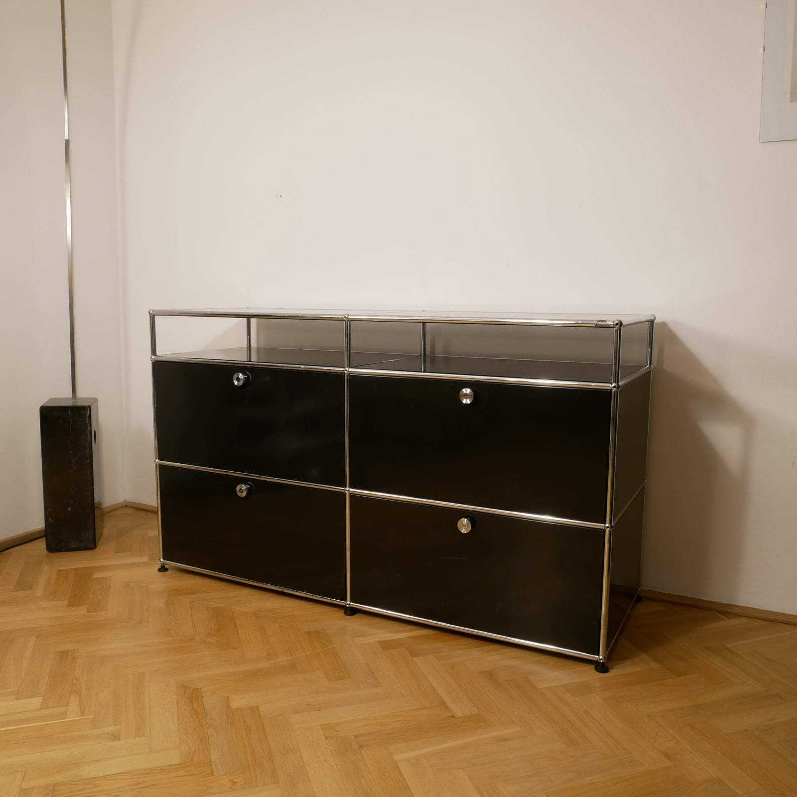 USM Haller Sideboard mit Schubladen - weitere Ansicht