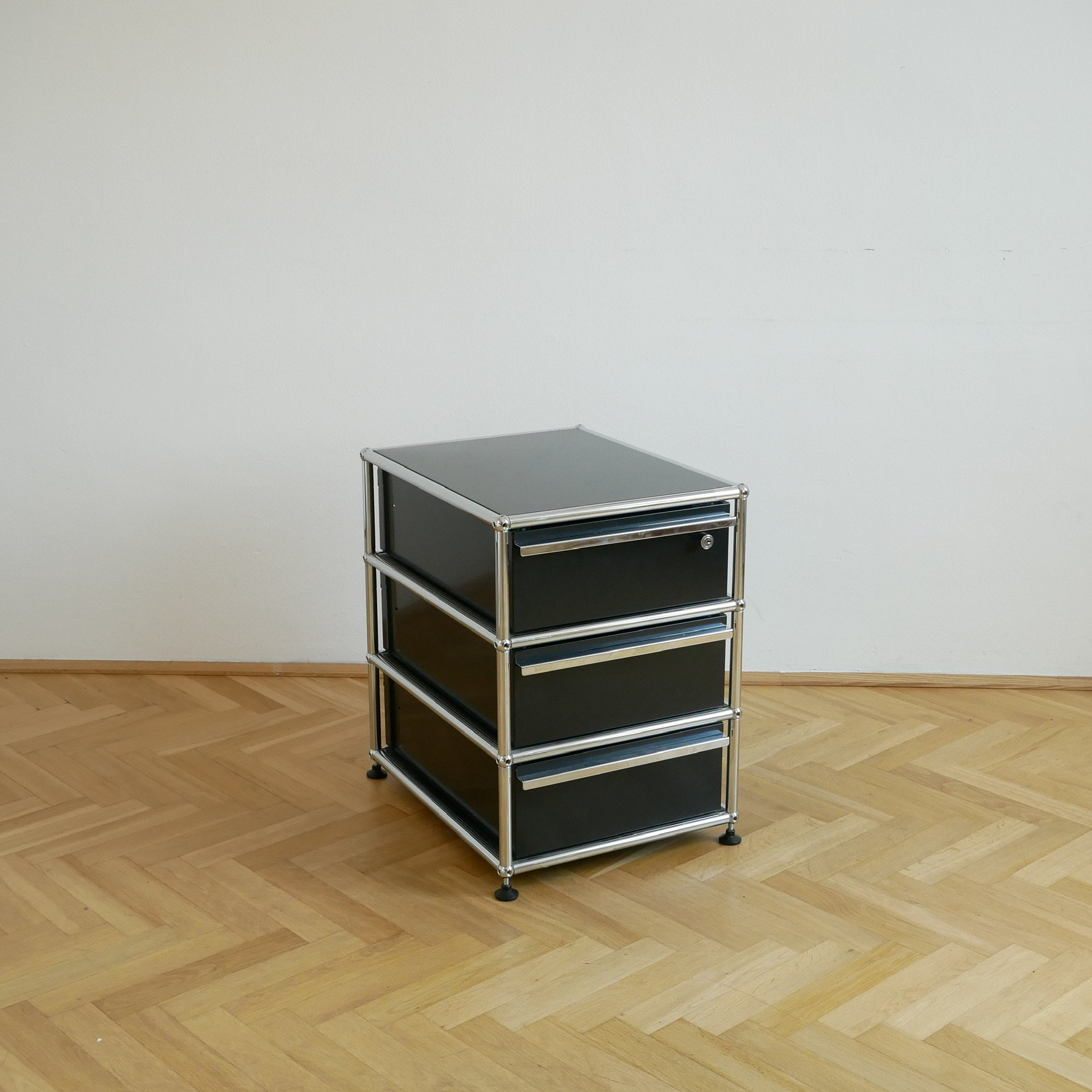 USM Haller Büroschrank - Schwarz - weitere Ansicht