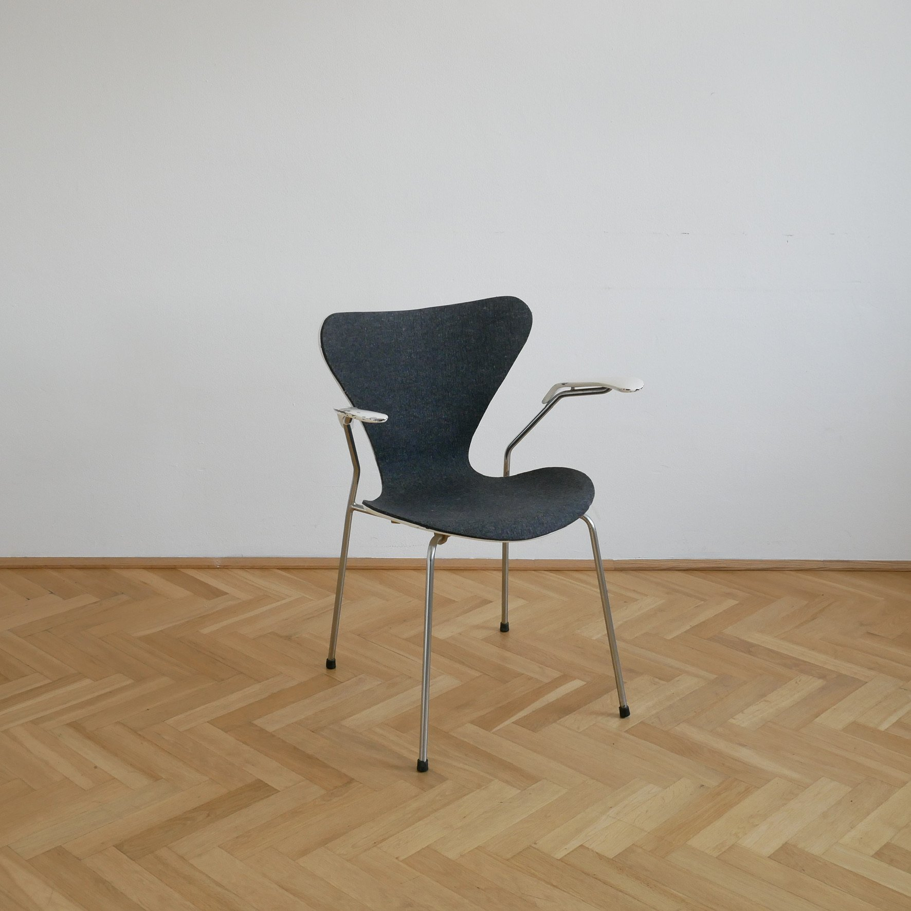 Fritz Hansen Serie 7 Armlehnstuhl - Weiß - weitere Ansicht